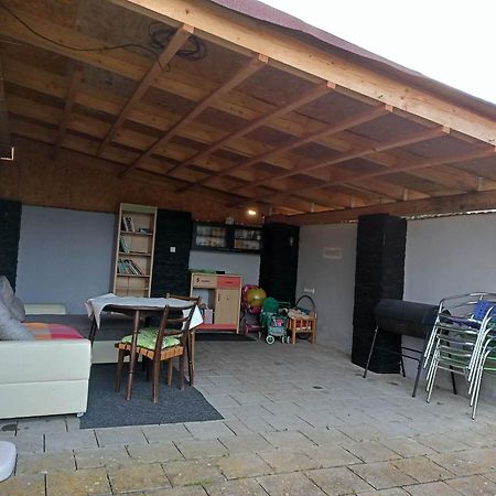 Rekreacni Dum U Elisky A Barusky Villa Krakovany Exterior foto